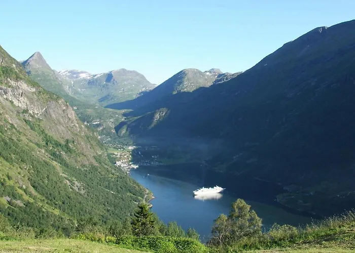 9 Person In Farstad-by Traum