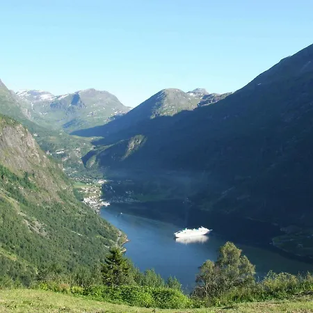 9 Person In Farstad-by Traum